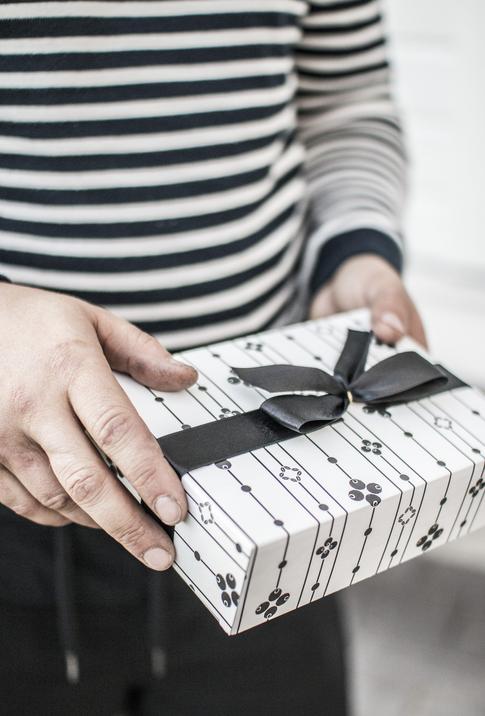 Максим Виторган, Оскар Кучера, Максим Леонидов и другие звездные мужчины — о бесполезных подарках