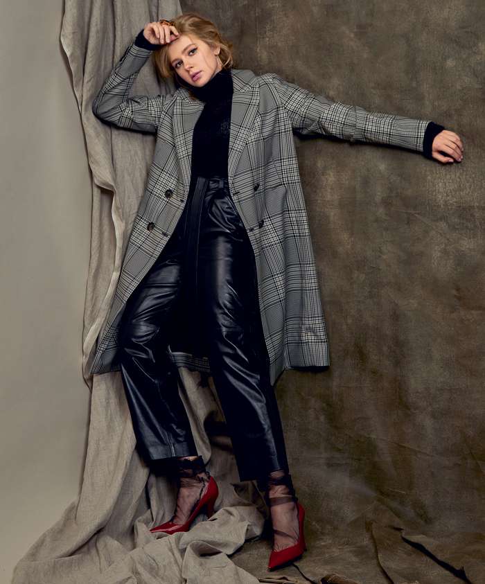 Тренч, Sportmax Code; свитер, брюки , все – SUBLIME (Julia Kiseleva); туфли, Saint Laurent (VipAvenue) Тренч, Sportmax Code; свитер, брюки , все – SUBLIME (Julia Kiseleva); туфли, Saint Laurent (VipAvenue)