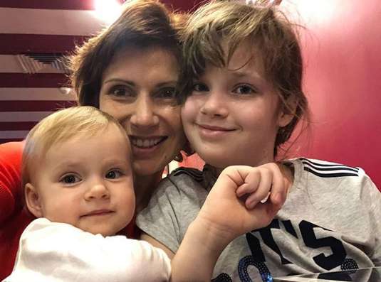 Светлана Зейналова с детьми