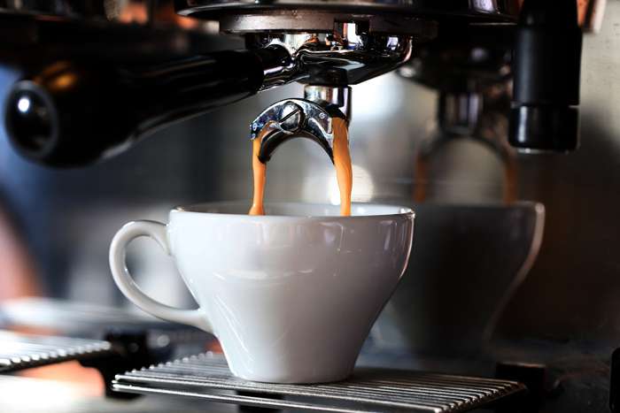 Кофе выводит лишнюю жидкость из организма и стимулирует метаболизм