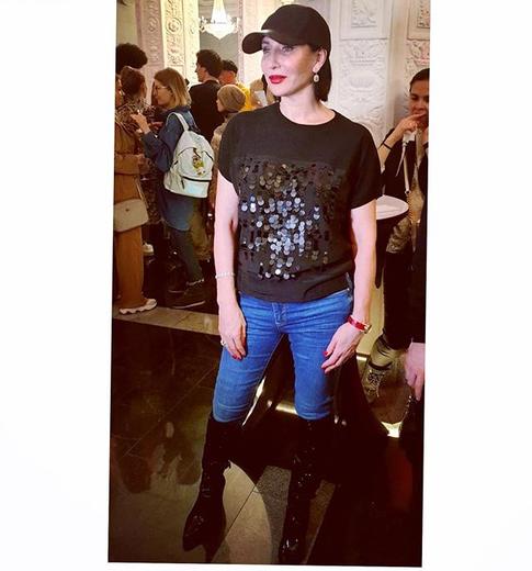 Алика Смехова: «Немного страшно заниматься аэройогой»