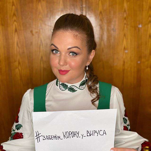 Певица Марина Девятова даже запустила флешмоб против коронавируса