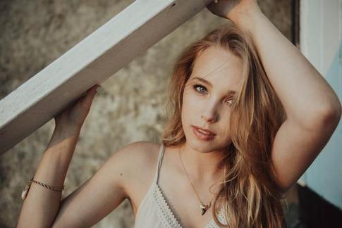 Нюдовый эффект: разбираем трендовый макияж весны 2020