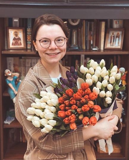 Брухунова позировала в купальнике на дубайском пляже