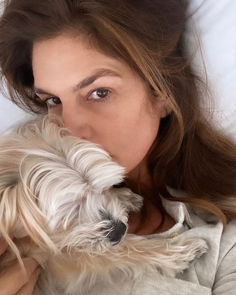 Синди Кроуфорд поделилась ранним фото с будущим мужем