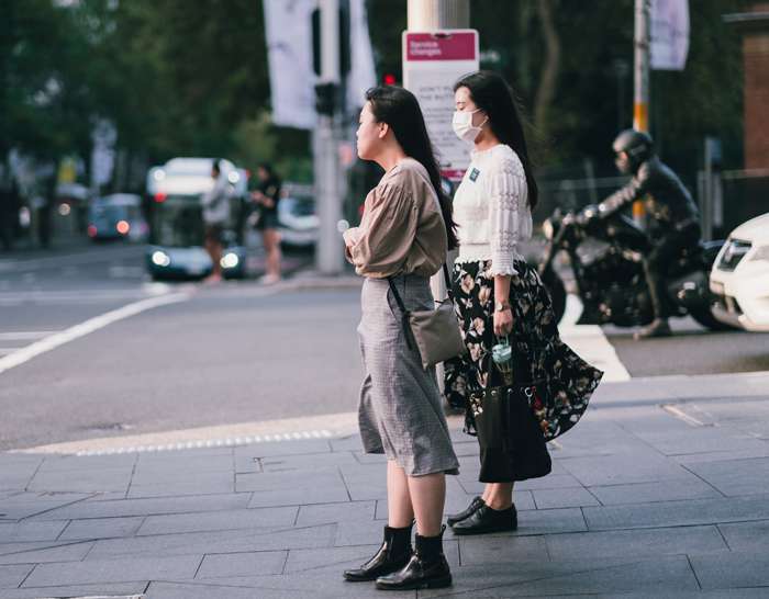 Общение с заболевшим COVID-19 является единственным способом подхватить вирус