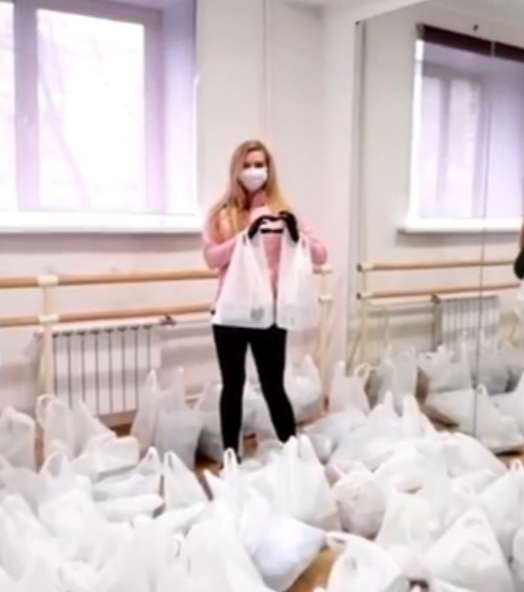 Экс-участница группы "ВИА Гра" Татьяна Котова продала полгардероба, чтобы купить маски и санитайзеры
