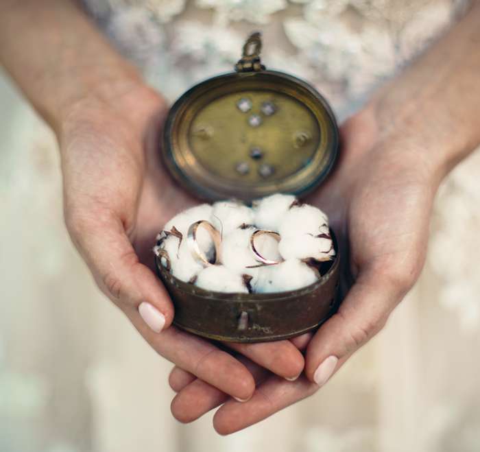 С пышными торжествами точно придется подождать до августа