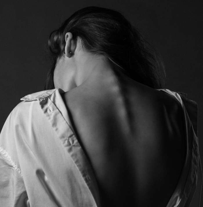 При одинаковом смещении позвонков пережатие шейных сосудов у женщины гораздо сильнее