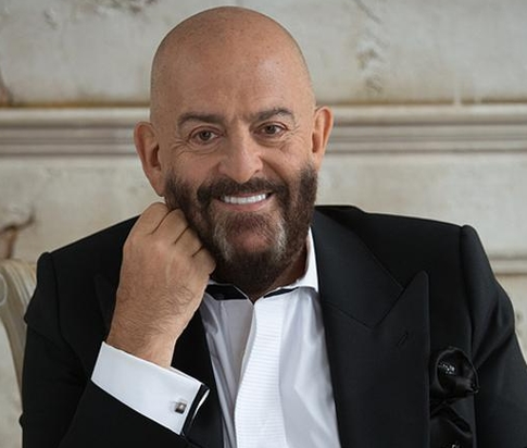 Михаил Шуфутинский отметил день рождения с молодой подругой