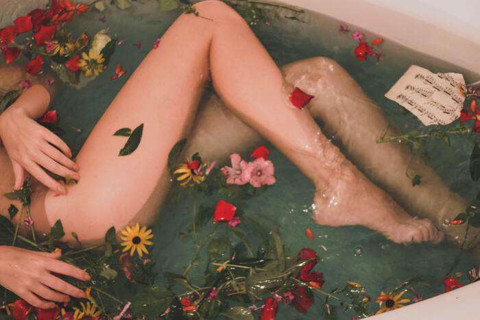 травяные ванны успокаивают и питают кожу