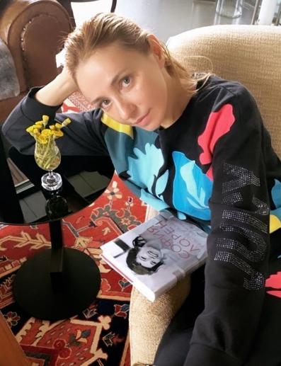 Навка выложила детские фотографии в день 45-летия