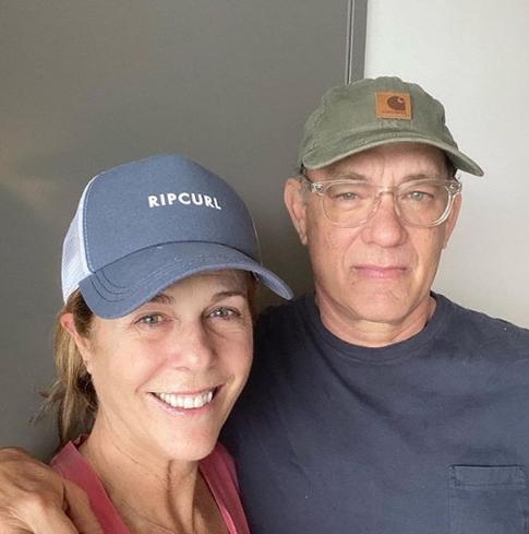 Жена Хэнкса рассказала о проблемах с мышцами от лечения коронавируса