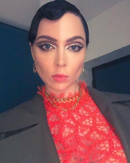 Самбурская выложила фото с мужчиной и ребенком