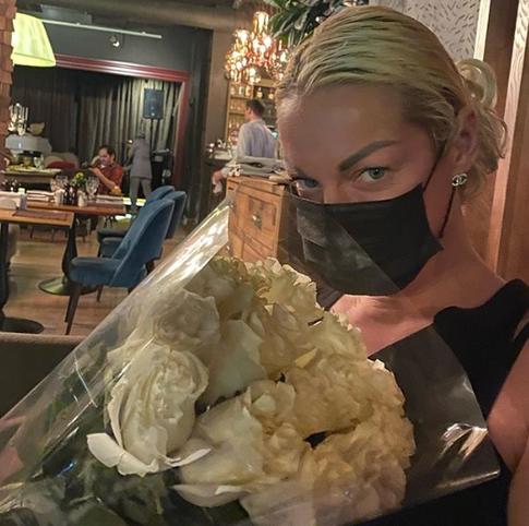 Самоизоляция не повлияла на жизнь Волочковой