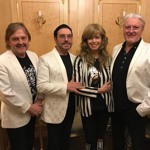 Чем занимается на самоизоляции семья Пресняковых