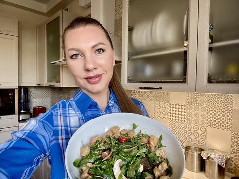 Теплый салат с морепродуктами от Наталии Ивановой