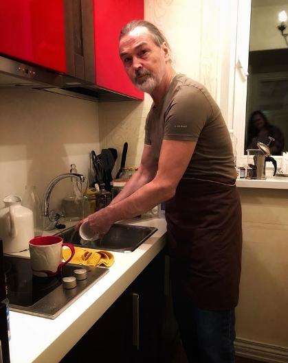 Сафронов опроверг сообщения о бедственном положении артистов в период карантина