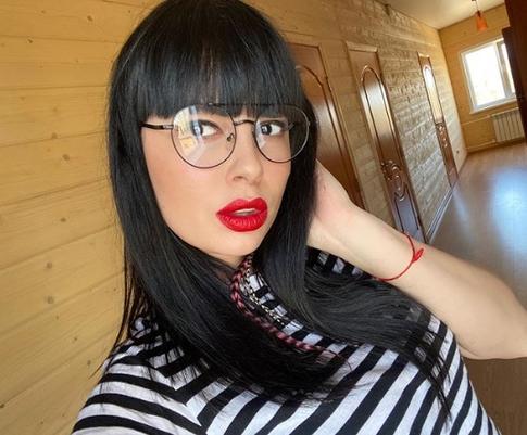 Ермолаева ответила на обвинения в попытке пиара на разводе