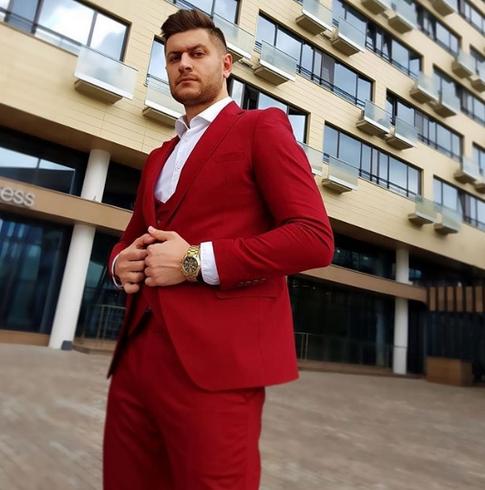 Избранник Бузовой купил дорогую иномарку