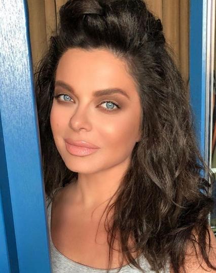 Королева набрала лишние килограммы на карантине