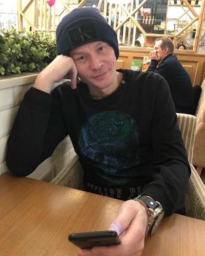 Сестра выселяет из квартиры экс-солиста «Отпетых мошенников» Игоря Богомазова