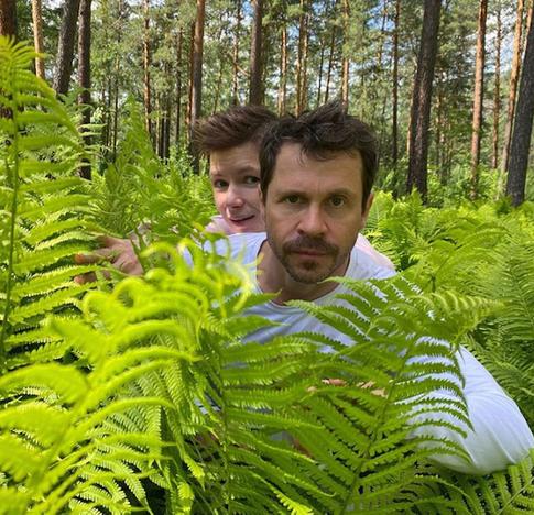 Павел Деревянко строит дом на Алтае