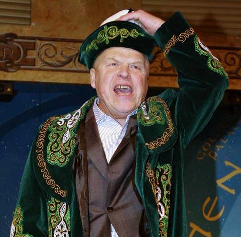 Любовь Воропаева о Михаиле Кокшенове: «Он подготовил себе место на памятнике рядом с мамой и бабушкой»