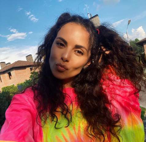 певице нравится носить необычные вещи