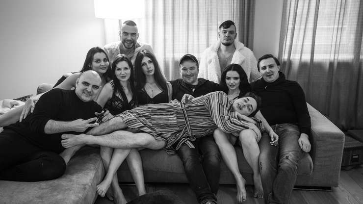 Съемки проходили дома у артиста Съемки проходили дома у артиста