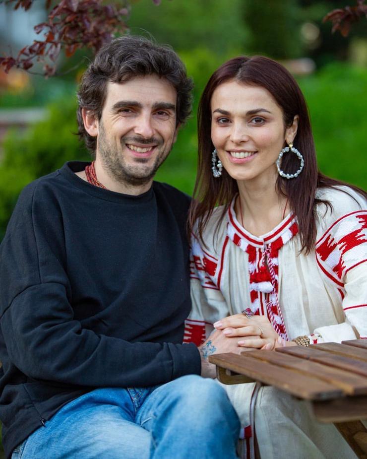Сати Казанова с мужем