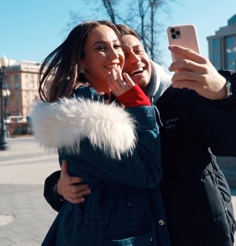 Манукян подарил Бузовой роскошное кольцо