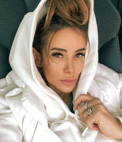 Айза Анохина