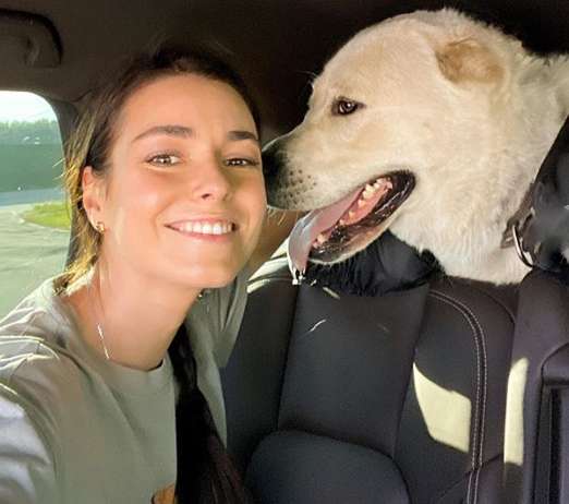 Ирена Понарошку со своей собакой