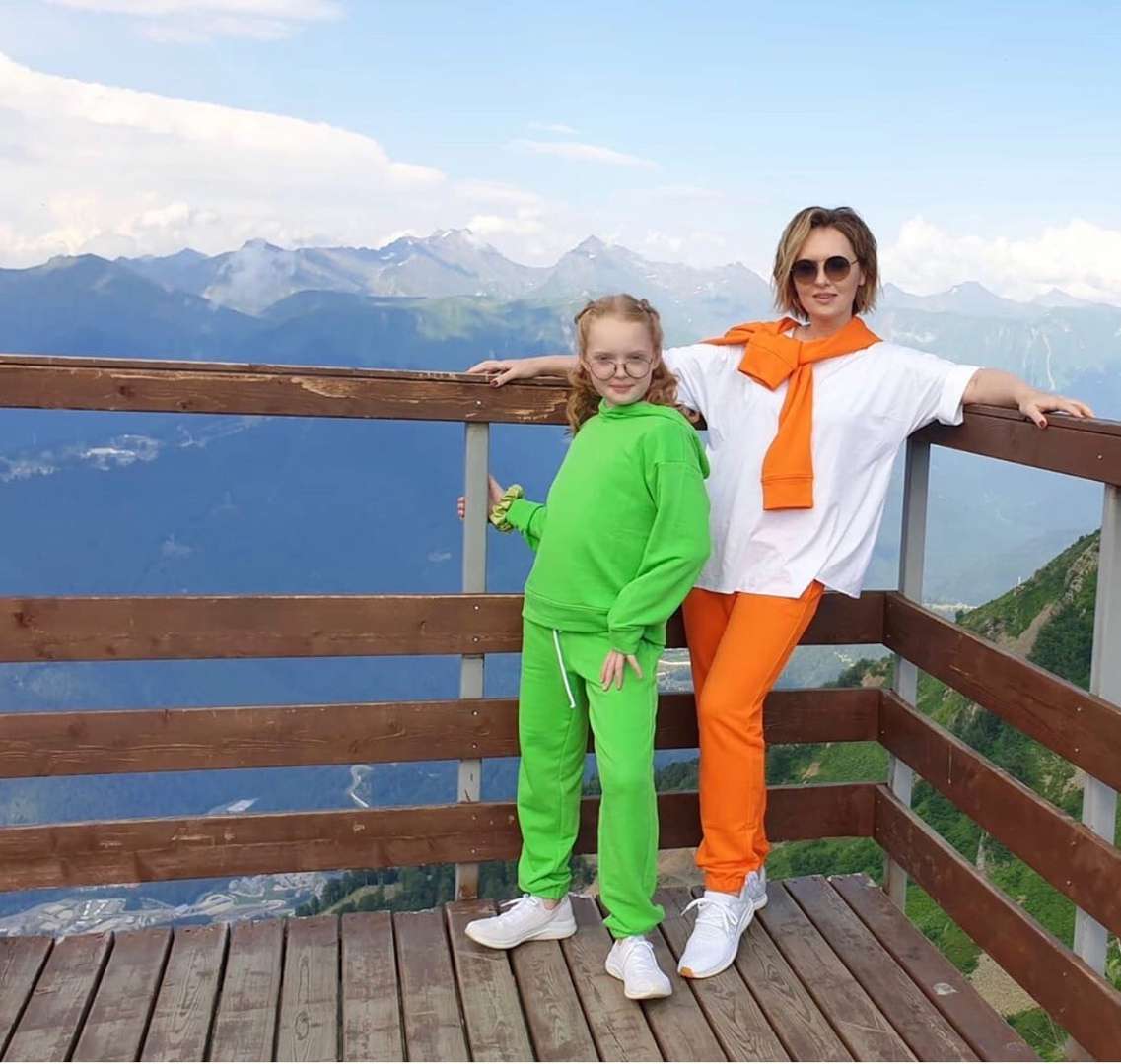 Елена Ксенофонтова с дочерью