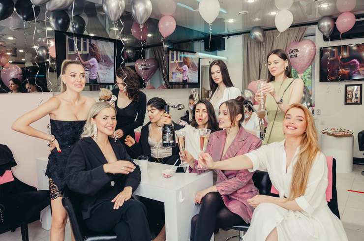 В честь своего 38-летия Водонаева устроила настоящий девичник В честь своего 38-летия Водонаева устроила настоящий девичник