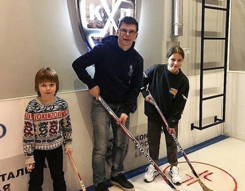 «У него нет семьи»: экс-теща раскритиковала Аршавина за прогулку с детьми