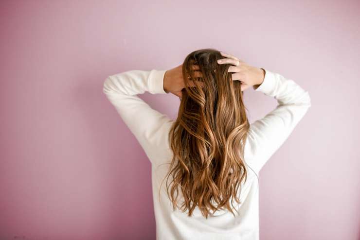 причиной выпадения волос может быть нехватка железа