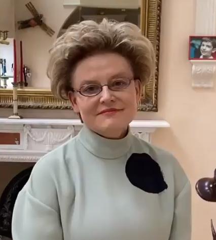 Малышева станет трижды бабушкой