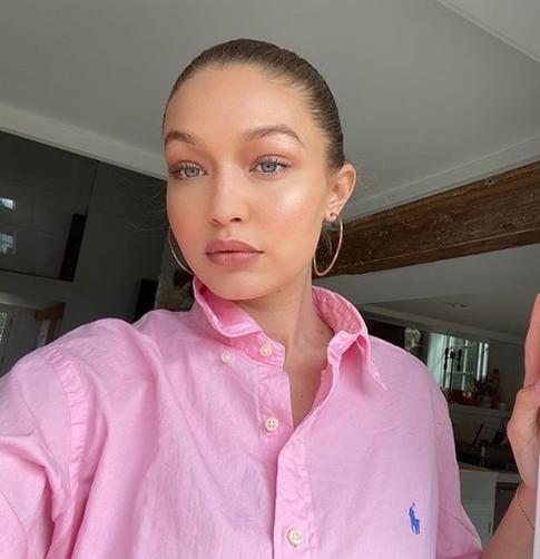 Джиджи Хадид сняла себя с беременным животом