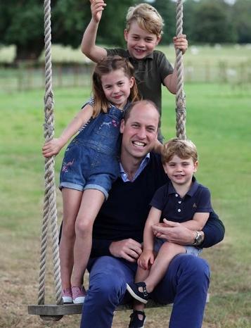 В Сети появились свежие фото старшего сына принца Уильяма