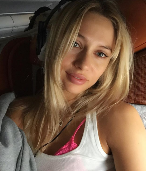 Агент Рудовой прокомменти­ровал слухи о ее беременности