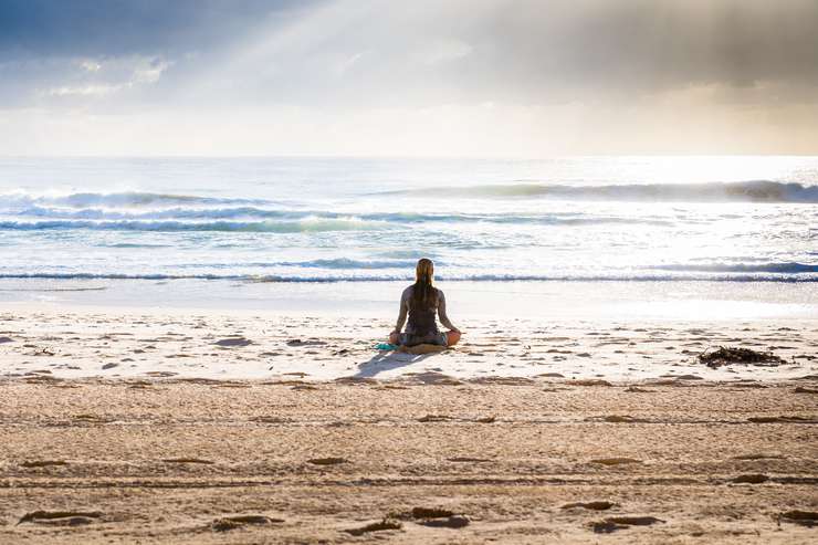 Для медитирования выберите подходящее место, чтобы сосредоточиться на своих ощущениях
