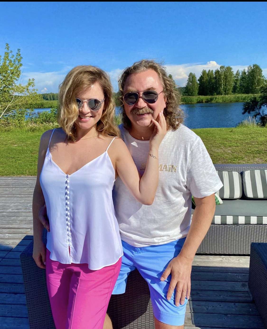 Супруги счастливы в браке уже 10 лет