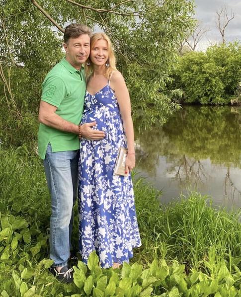 «Космические краски жизни»: Сюткин показал новое фото с младенцем