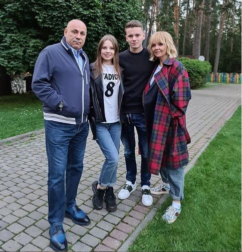 Валерия выложила кадры со свадьбы младшего сына