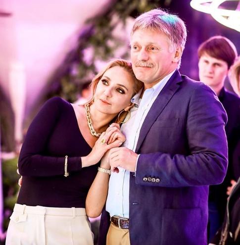 Навка и Песков отметили деревянную свадьбу