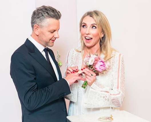 Төсекте брюнеткамен порно видео Усть-Кут гейлері