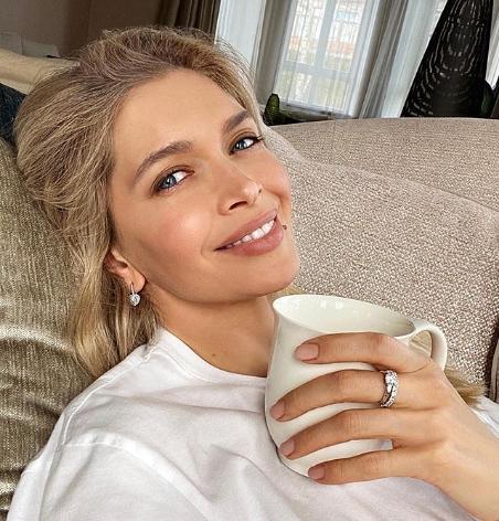 Брежневу с короткой стрижкой сравнили с Зоей Михайловной из «Универа»