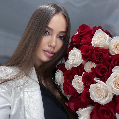 Жену Тарасова раскритико­вали за покупку квартиры в Москве